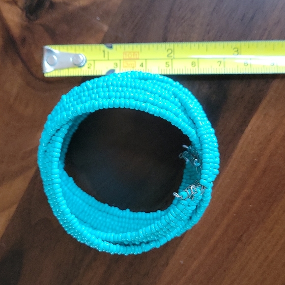 Turquoise beaded earrings and bracelet set - Picture 6 of 6